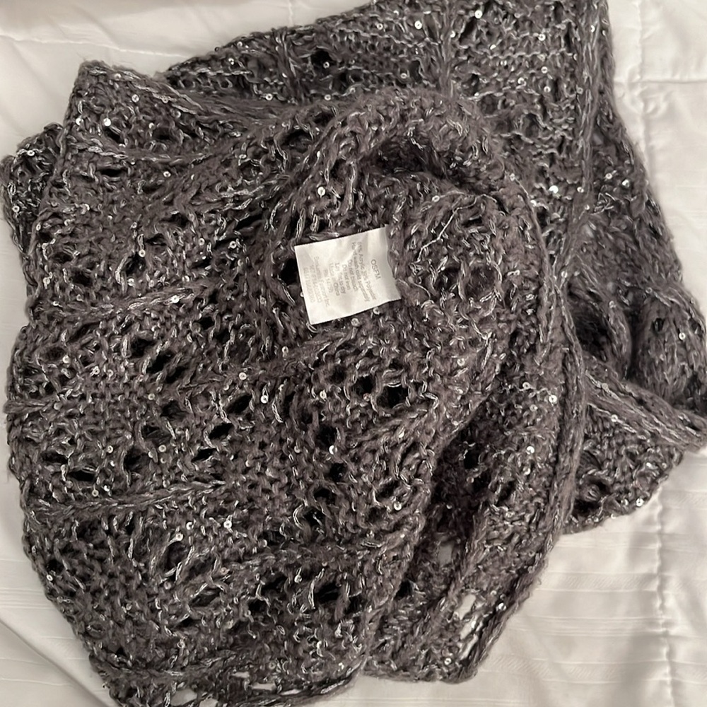Elegant Grey cable Knit sequin Scarf..